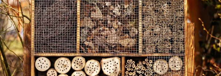Insektenhotel aus Holz