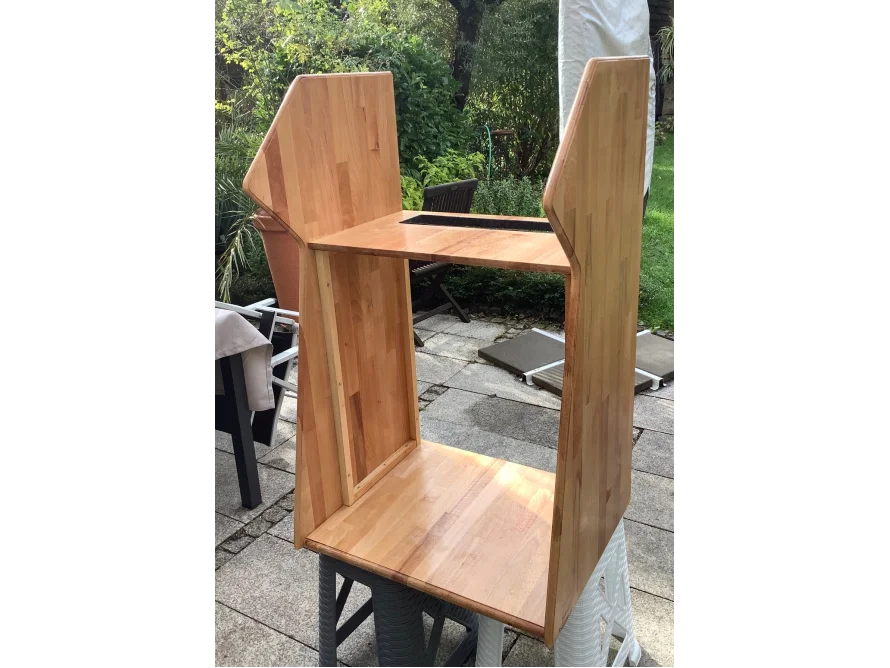 Holzrahmen eines Schranks