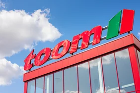 toom Logo auf Markt.