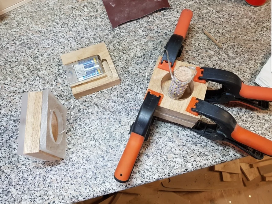 LED Eichenholzlampe
