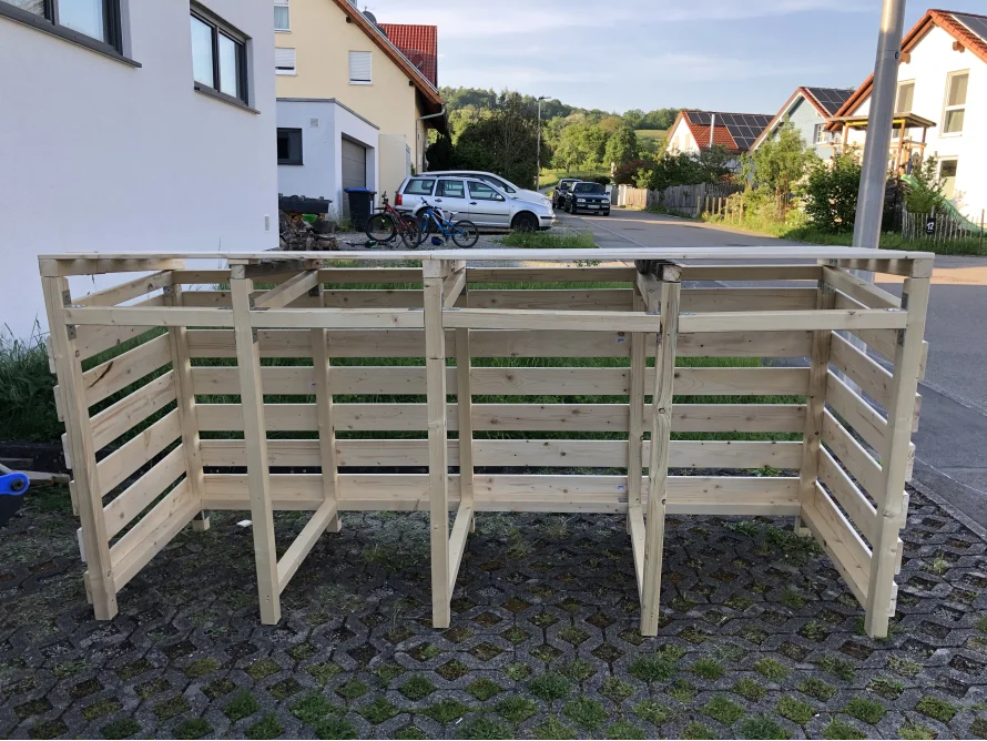 Holzgestell für Mülltonnen