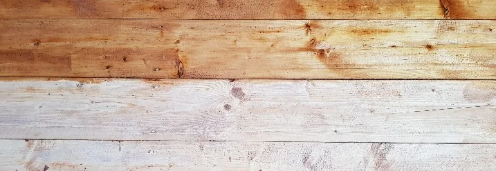 Holzlatten -  unbehandelt und weiß lasiert
