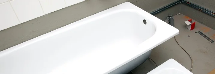 Badewanne im Rohbau
