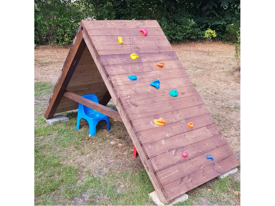 Kletterpyramide Holz