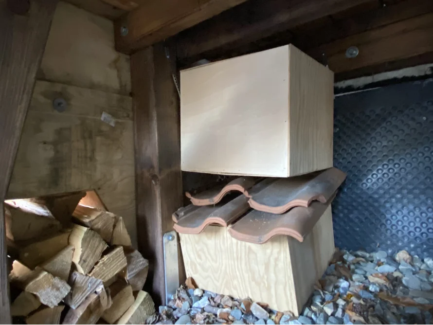 Holzrahmen eines Gartenhauses