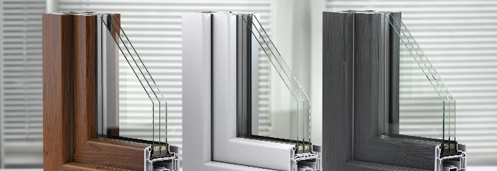 Fensterrahmen in verschiedenen Farben