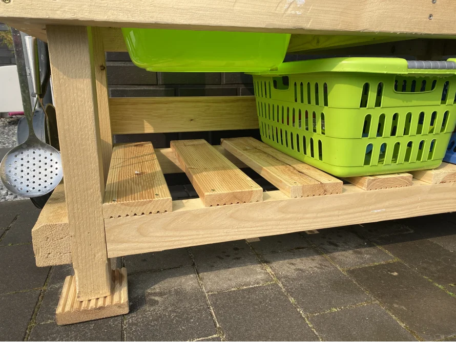 Holzgestell mit Lattenrost