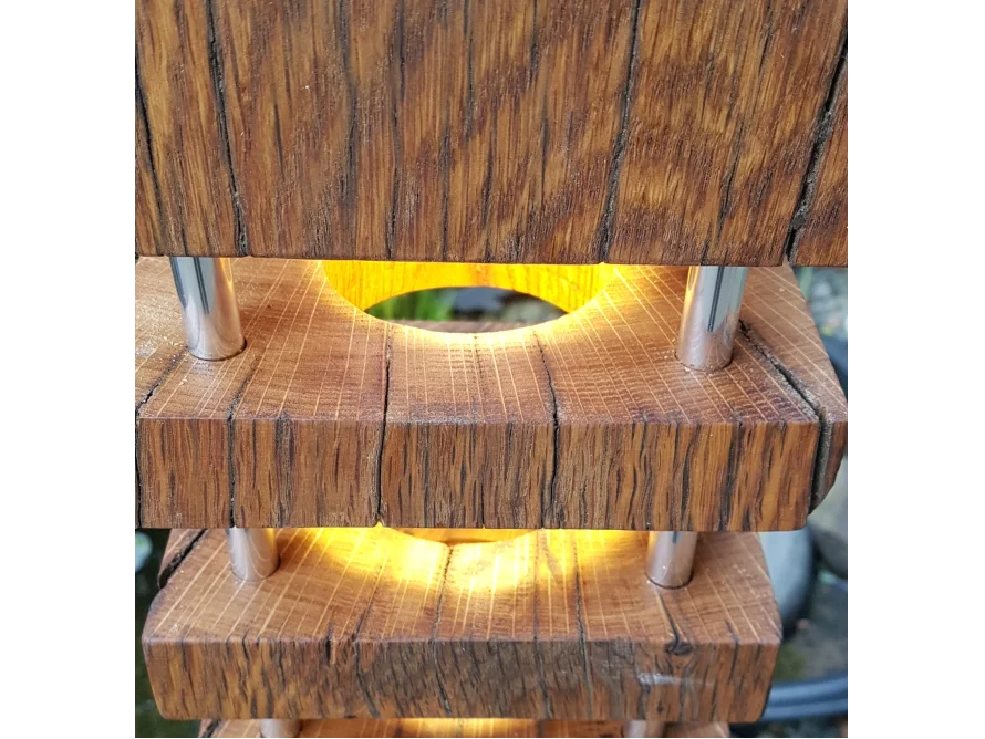 Holzlampe mit Beleuchtung