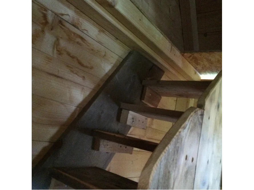 Holzstiege im Bau
