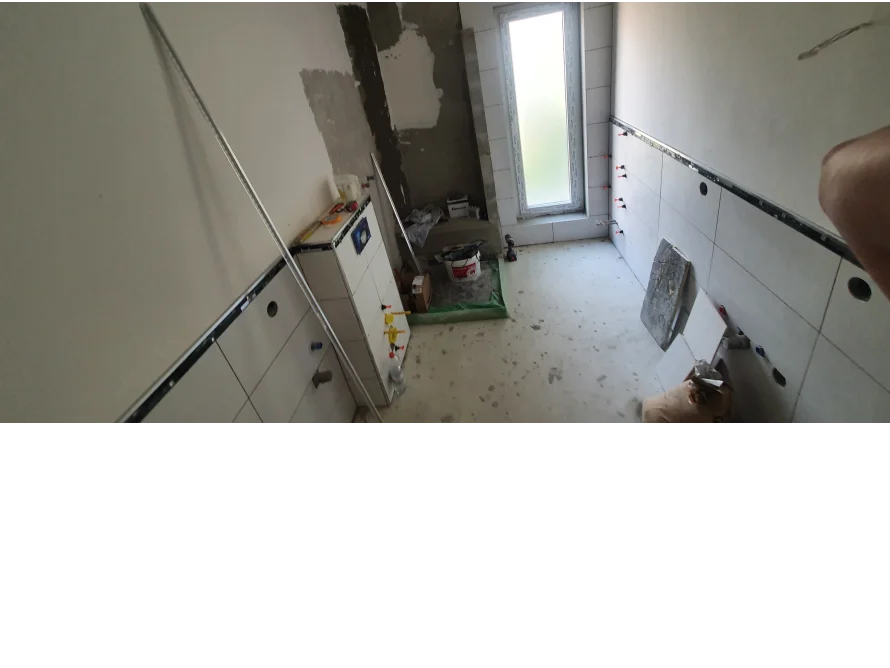 Badezimmer halbfertig gefliest
