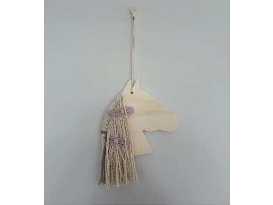 Pferdekopf aus Holz mit Haarspangen