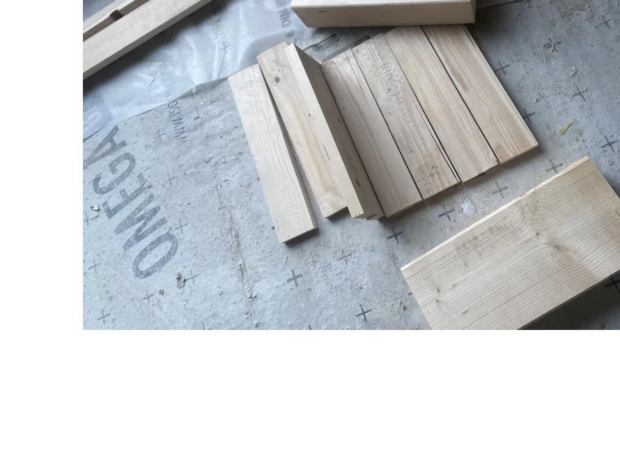 Holzlatten auf dem Boden