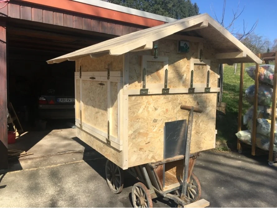 Mobiler Hühnerstall aus Holz