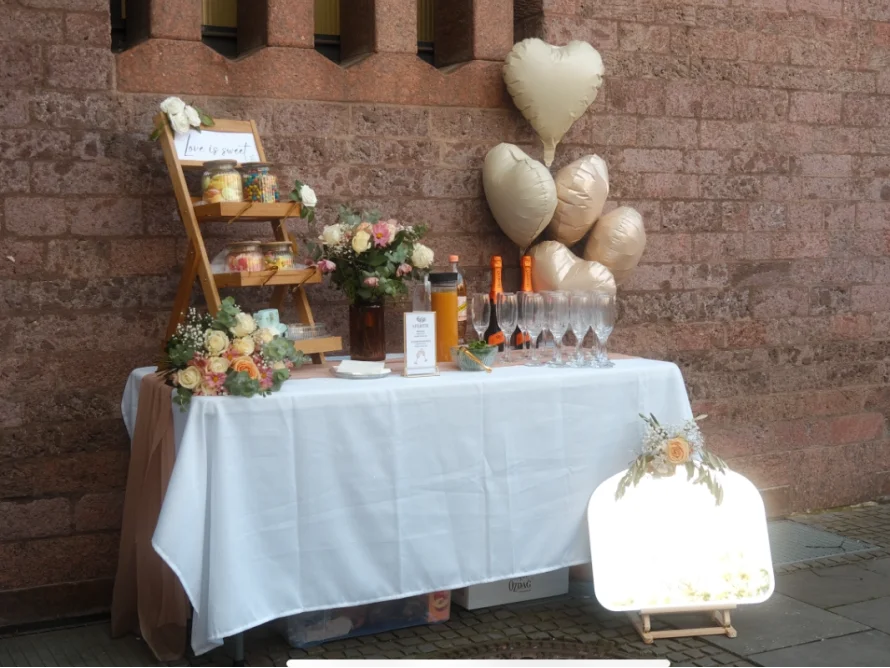 Hochzeitsbuffet im Freien