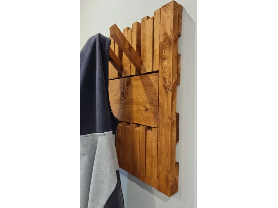 Garderobe aus Holz