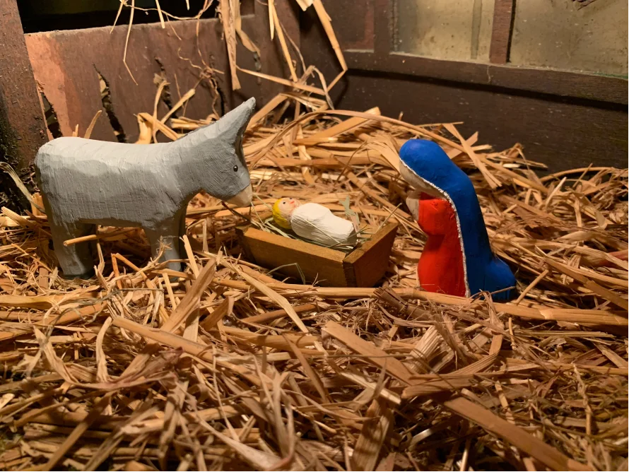 Weihnachtskrippe mit Maria und Josef