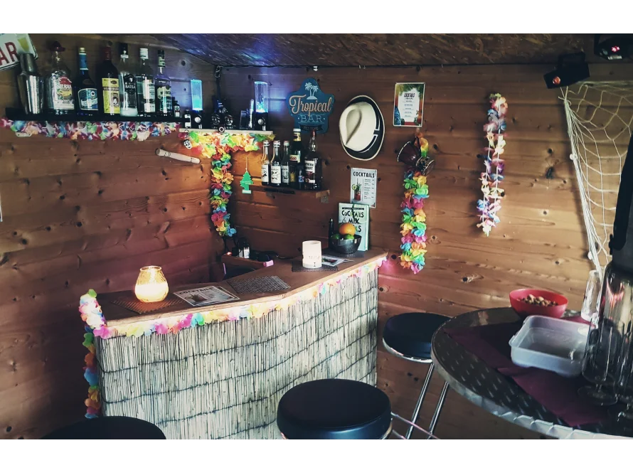 Bar im Hawaii-Stil